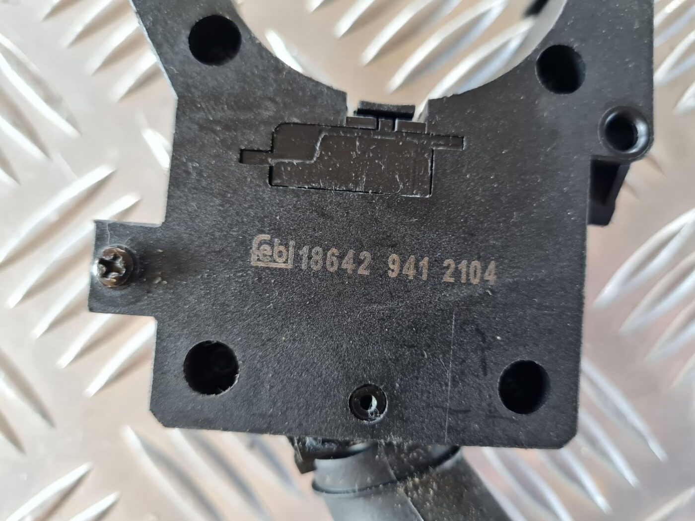 Stikla tīrītāja slēdzis priekš VW GOLF IV 1999 4 Stikla tīrītāja slēdzis priekš VW GOLF IV 1999