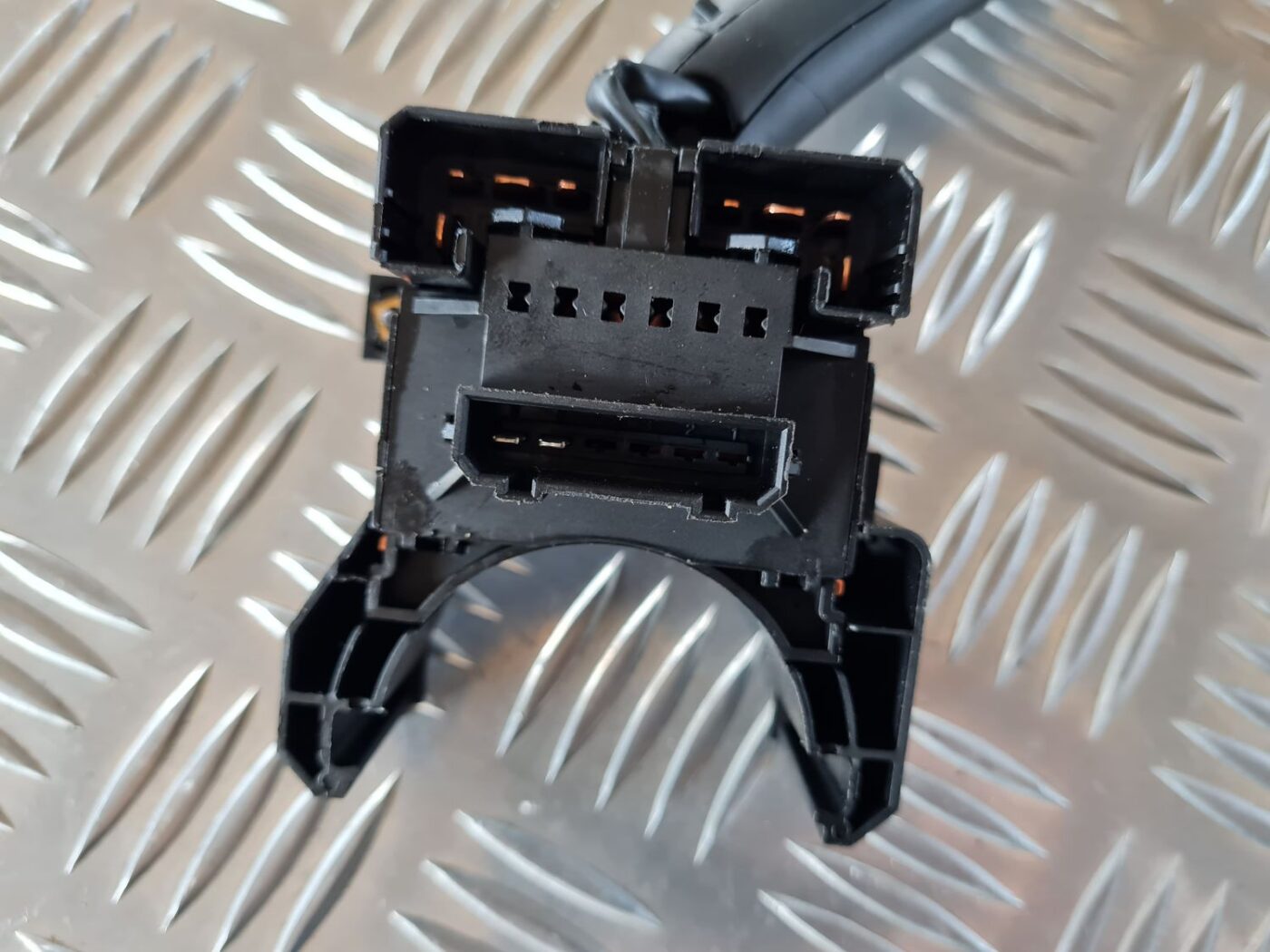 Stikla tīrītāja slēdzis priekš VW GOLF IV 1999 3 Stikla tīrītāja slēdzis priekš VW GOLF IV 1999