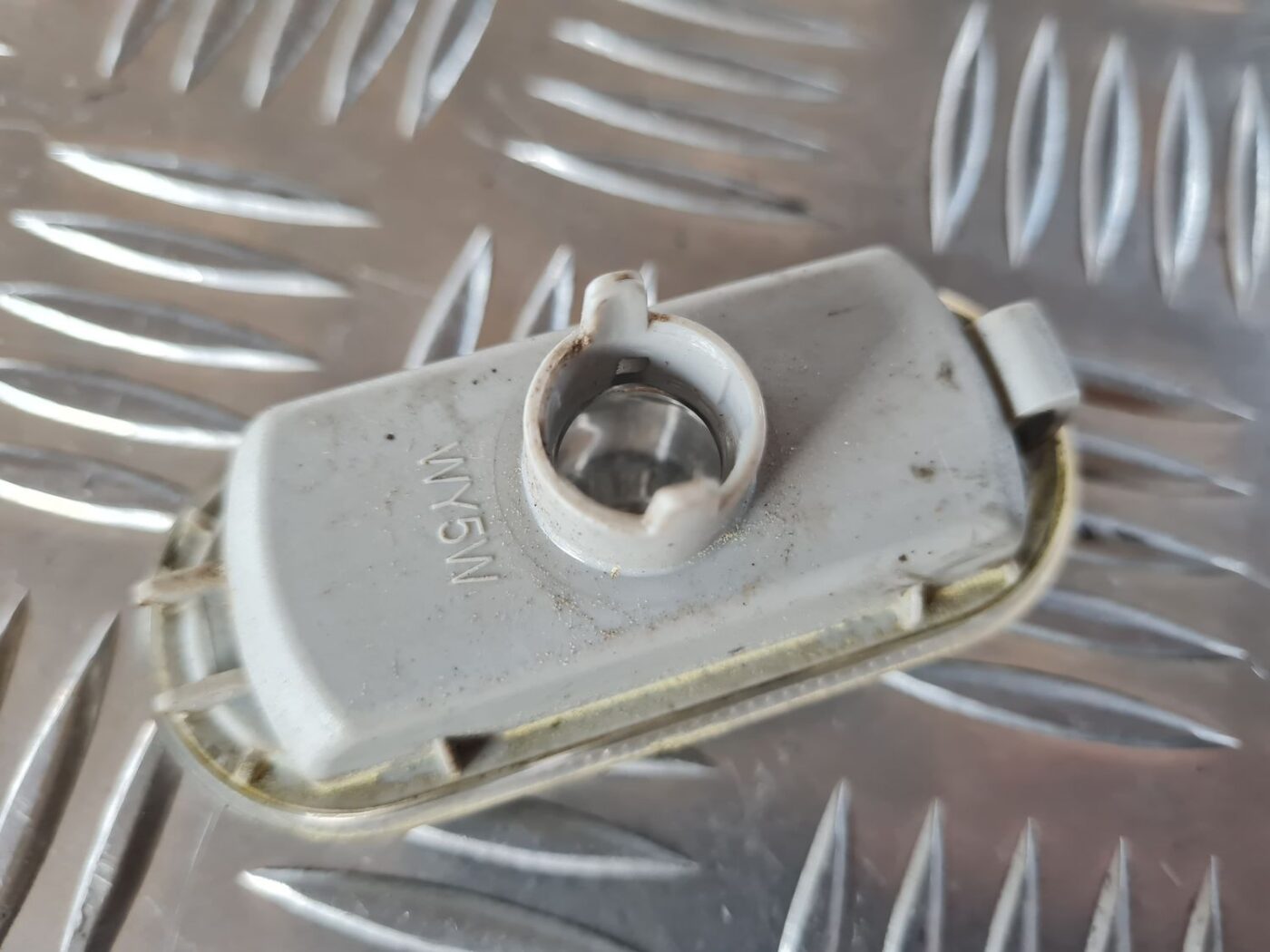 Pagrieziena signala lukturis priekš VW GOLF IV 1999