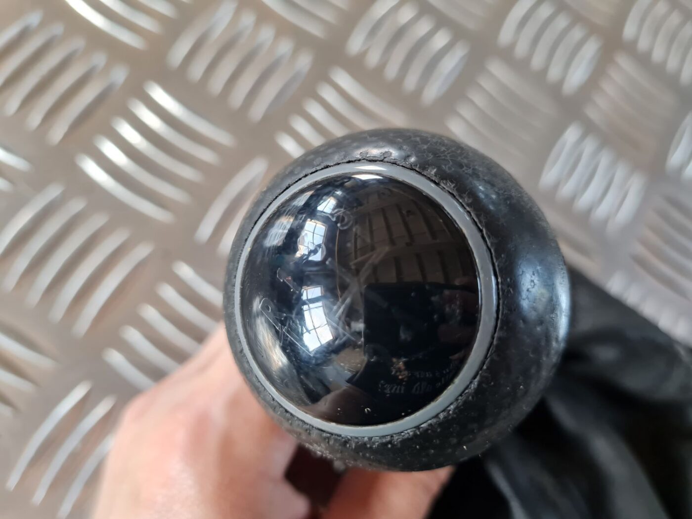 Pārnesumu pārslēgšanas kloķa uzgalis priekš VW GOLF IV 1999 4 Pārnesumu pārslēgšanas kloķa uzgalis priekš VW GOLF IV 1999