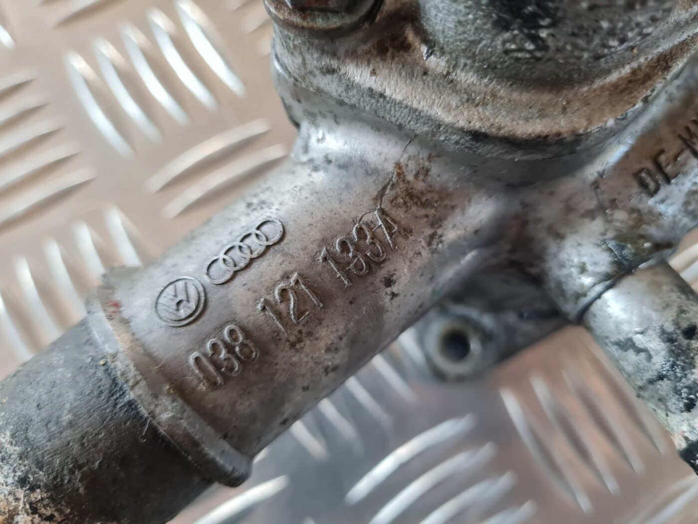 Termostata korpuss priekš VW GOLF IV 1999 5 Termostata korpuss priekš VW GOLF IV 1999