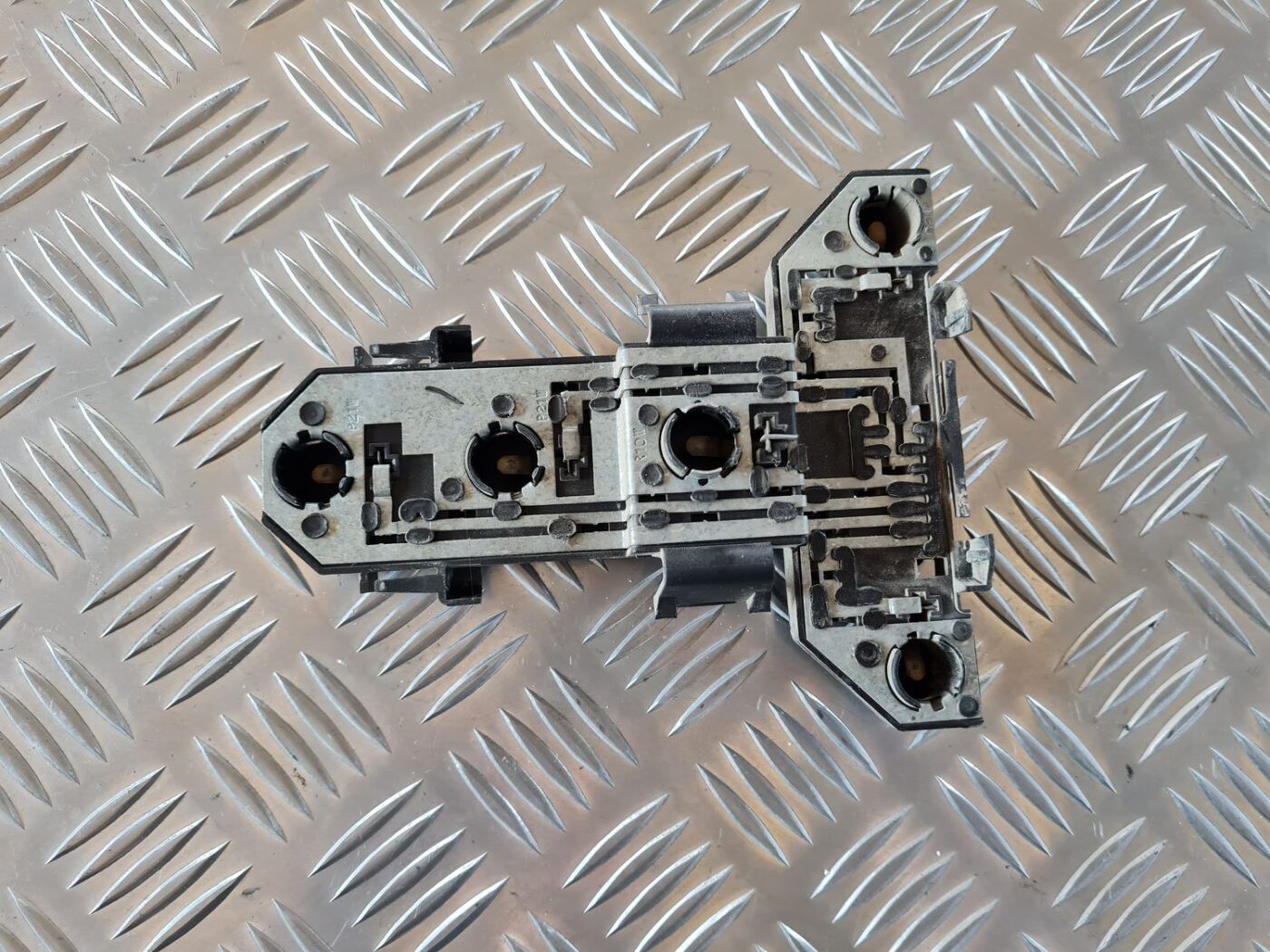 Aizmugures luktura spuldzes turētājs priekš VW GOLF IV 1999