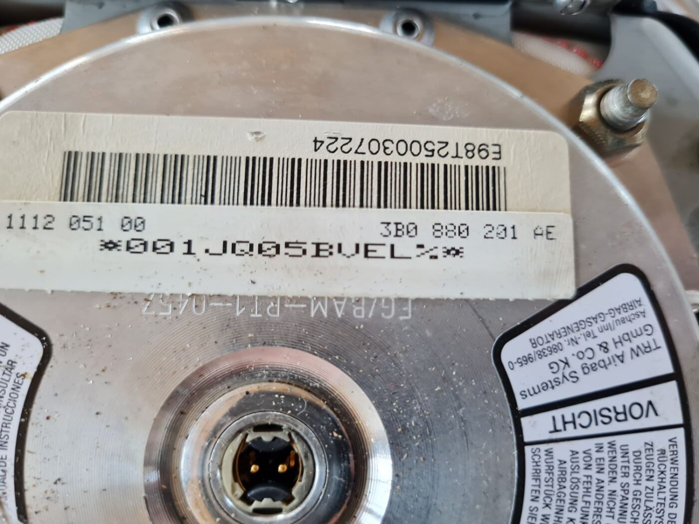 Stūres drošības spilvens priekš VW GOLF IV 1999 3 Stūres drošības spilvens priekš VW GOLF IV 1999