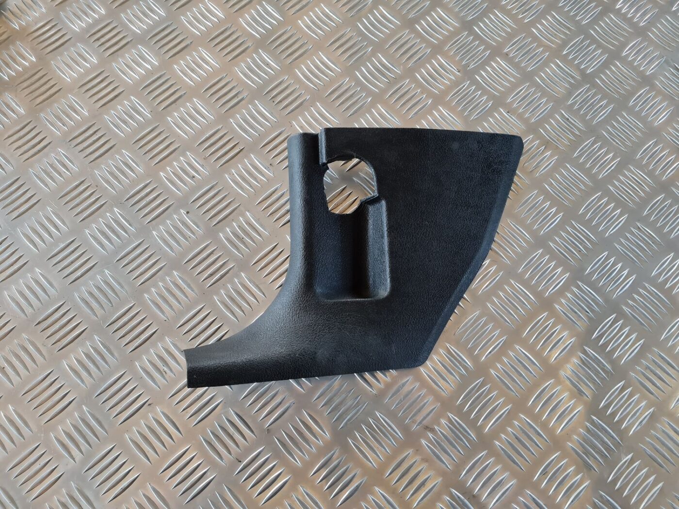 Sliekšņa priekšēja kreisa uzlika (salonā) priekš VW GOLF IV 1999