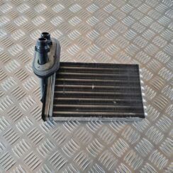 Apsildes sistēmas radiators priekš VW GOLF IV 1999