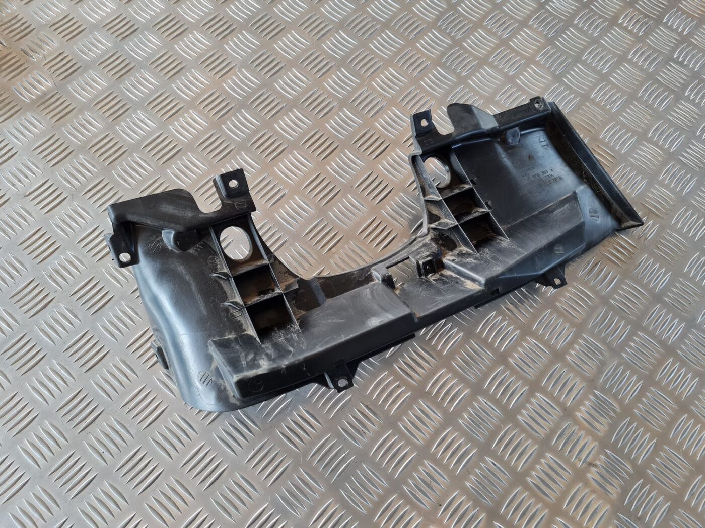 Mērinstrumentu paneļa iekšējā plastmasa priekš VW GOLF IV 1999