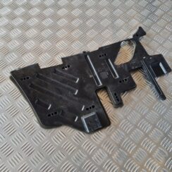 Mērinstrumentu paneļa apakšēja apdare priekš VW GOLF IV 1999