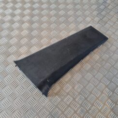 Vidējas salona statnes apdare priekš VW GOLF IV 1999