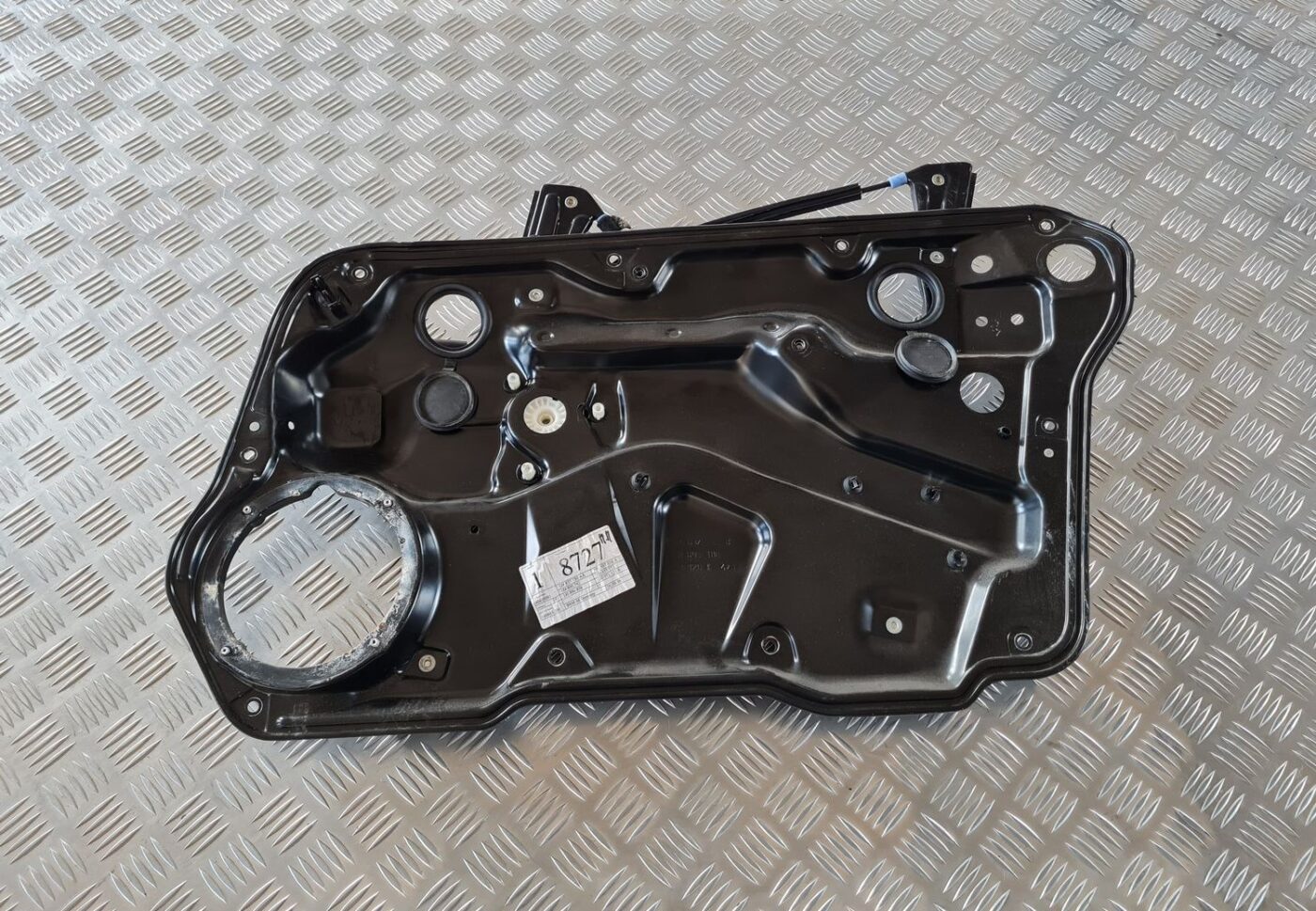 Stikla pacelšanas mehānisma panele priekš VW GOLF IV 1999 1 Stikla pacelšanas mehānisma panele priekš VW GOLF IV 1999