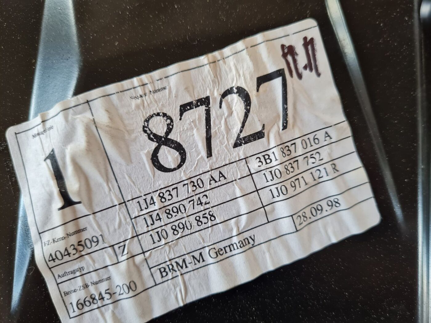 Stikla pacelšanas mehānisma panele priekš VW GOLF IV 1999 2 Stikla pacelšanas mehānisma panele priekš VW GOLF IV 1999