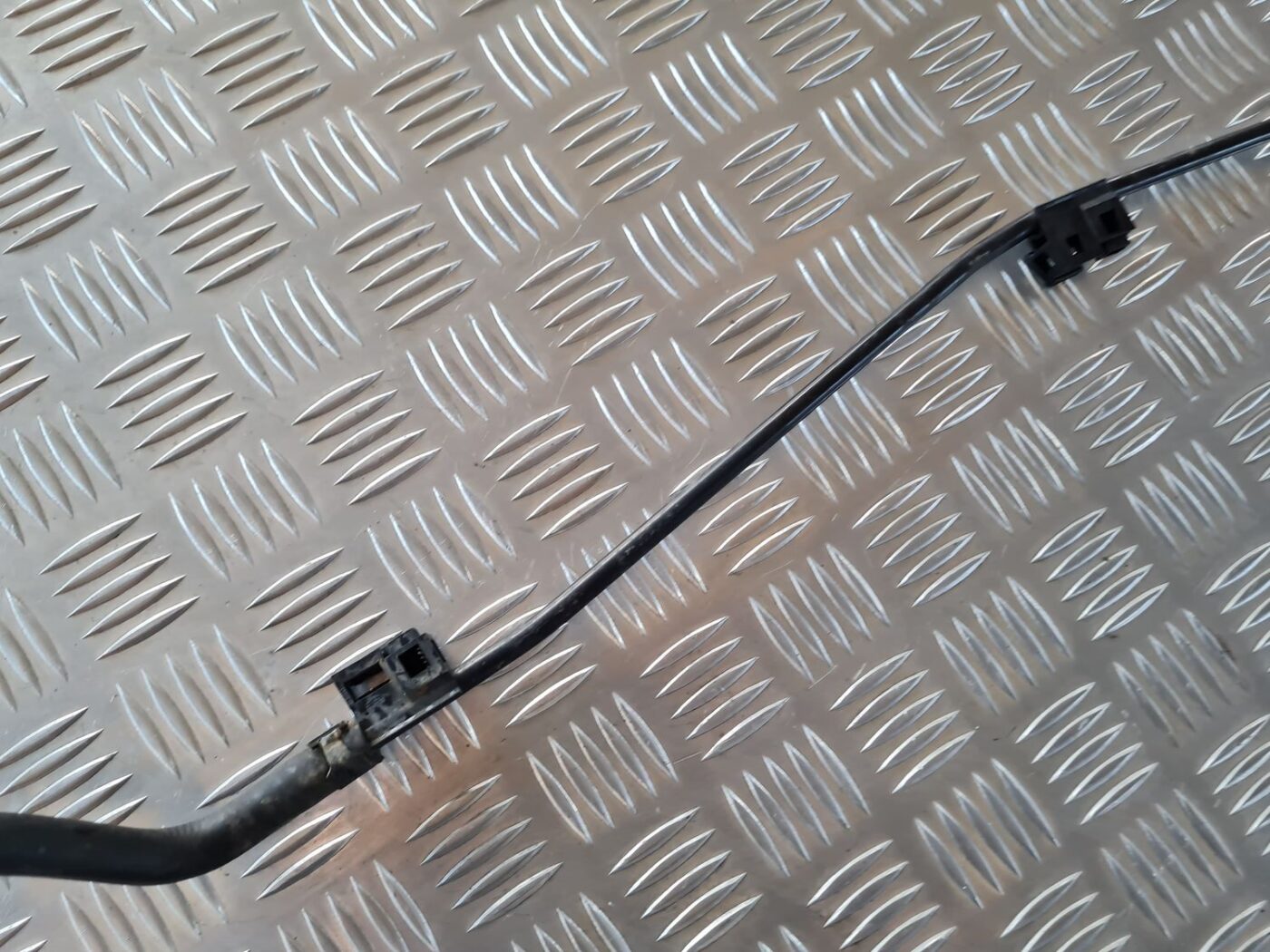 Dzesēšanas caurule priekš VW GOLF IV 1999 3 Dzesēšanas caurule priekš VW GOLF IV 1999