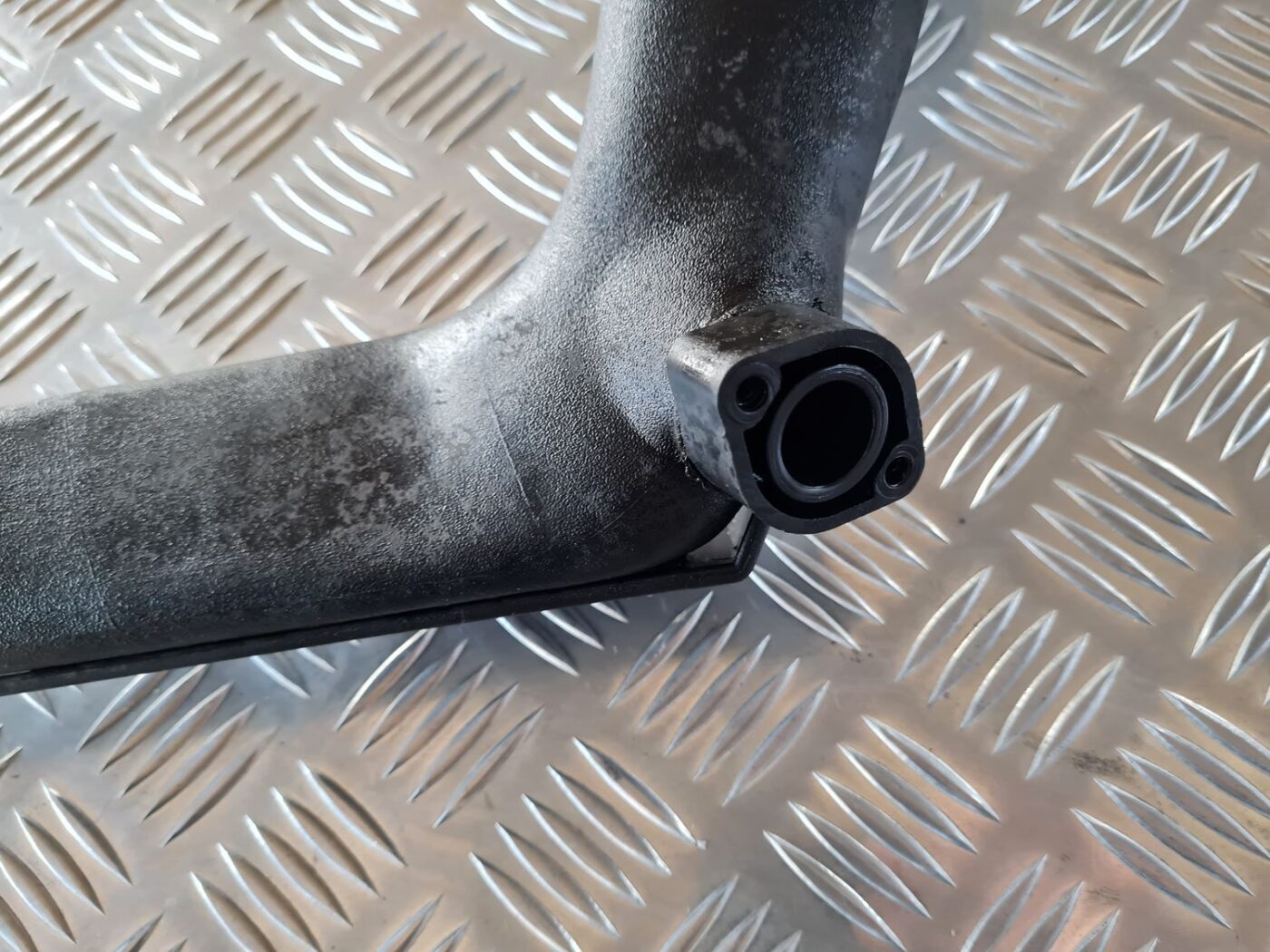 Interkulera caurule priekš VW GOLF IV 1999