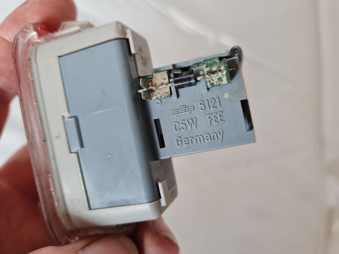 Apgaismojums durvju apdarē priekš VW GOLF IV 1999