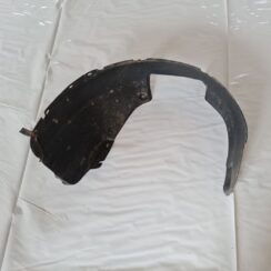 Priekšējais kreisais paspārns priekš VW GOLF IV 1999