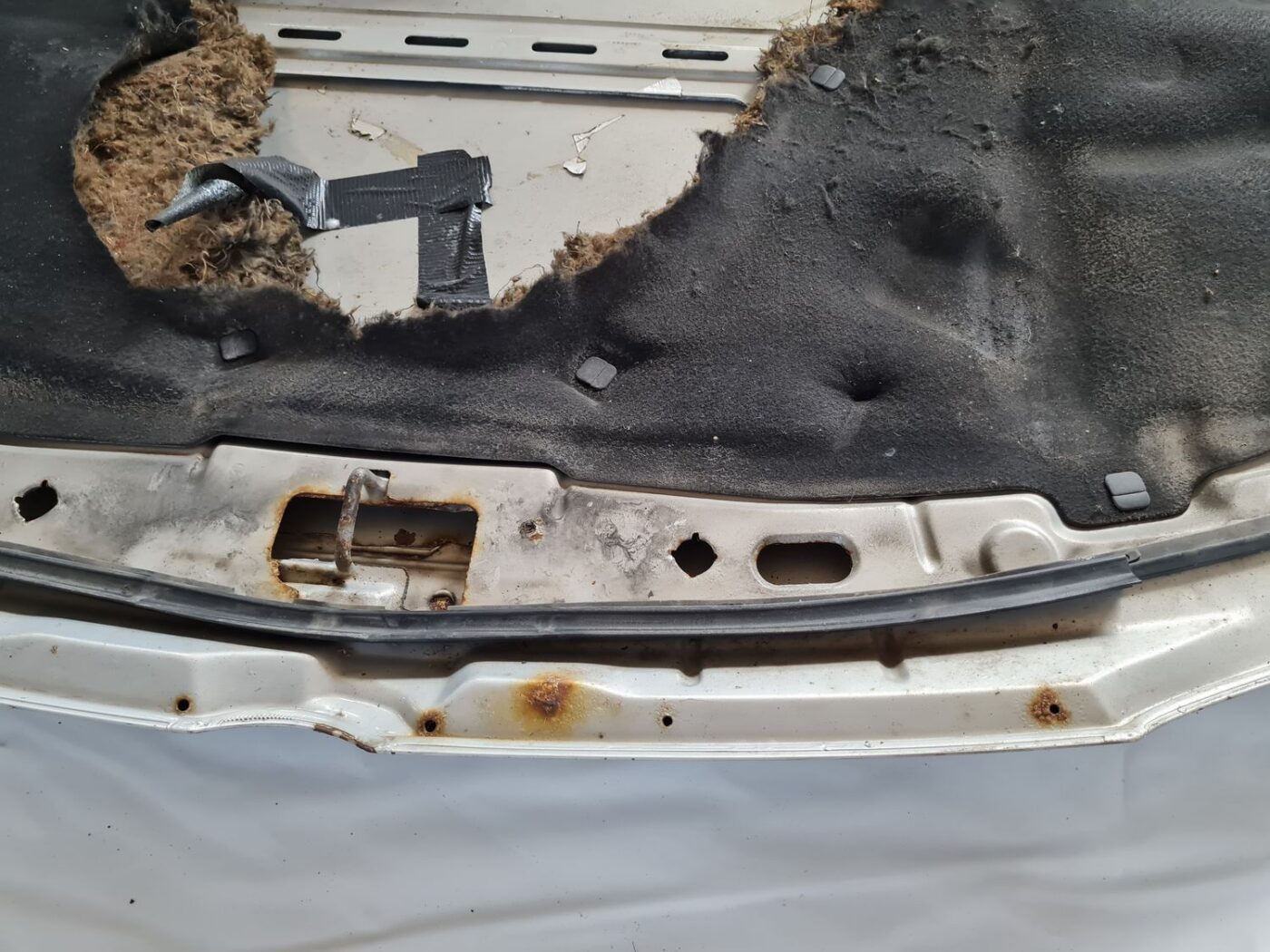 Pārsegs priekš VW GOLF IV 1999 7 Pārsegs priekš VW GOLF IV 1999