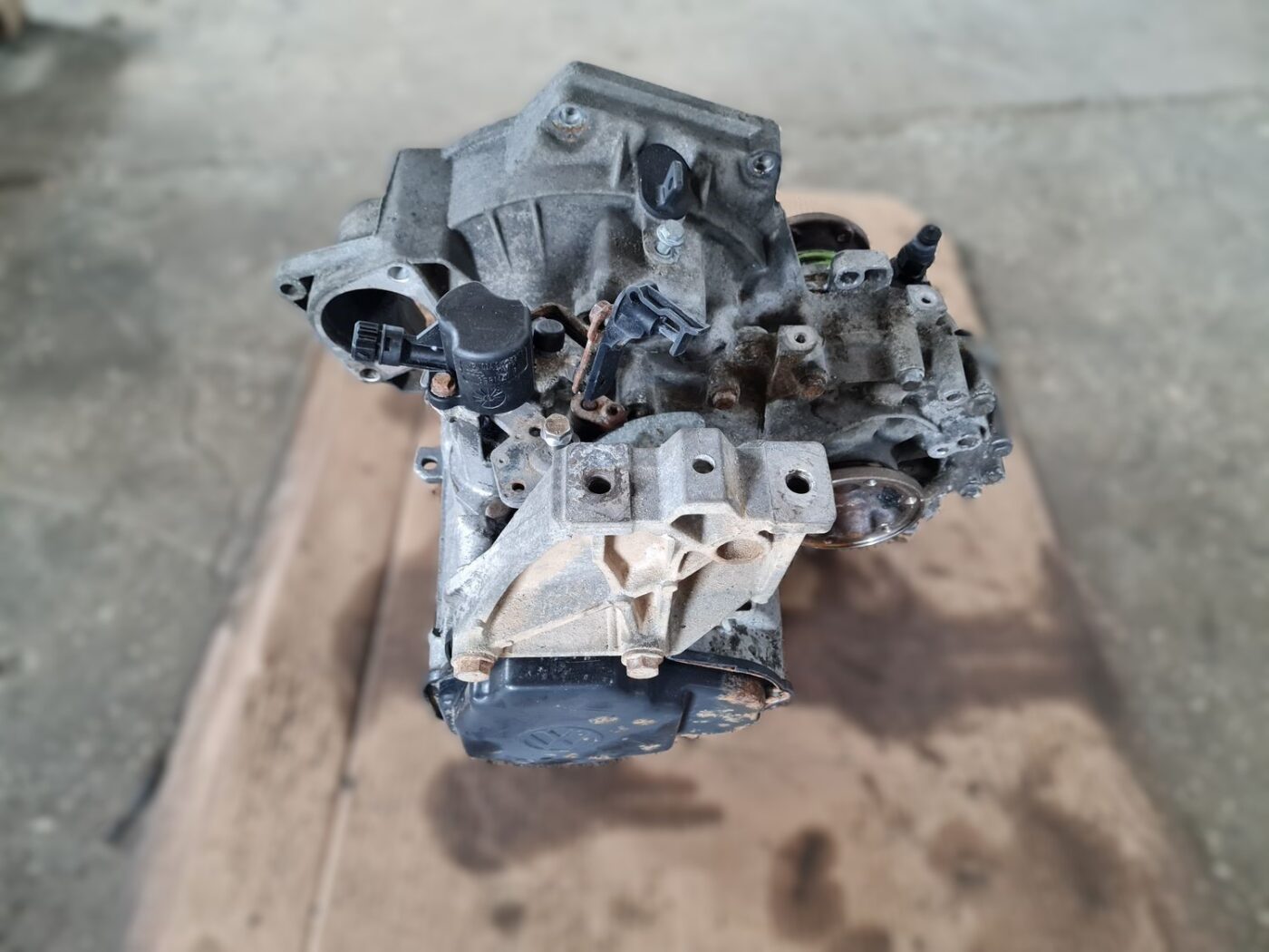 Mehāniska pārnesumkārba priekš VW GOLF IV 1999 6 Mehāniska pārnesumkārba priekš VW GOLF IV 1999