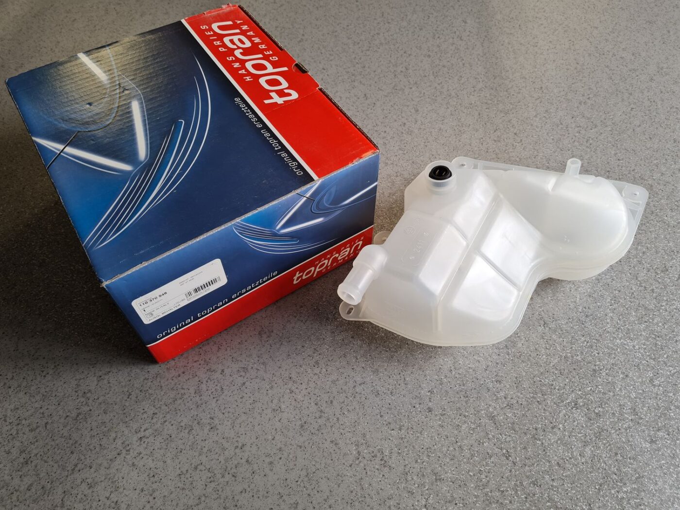 Dzesēšanas šķidruma tvertne priekš 2 Dzesēšanas šķidruma tvertne priekš