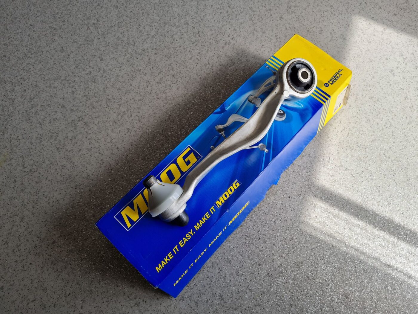 Priekšējas piekares svira priekš