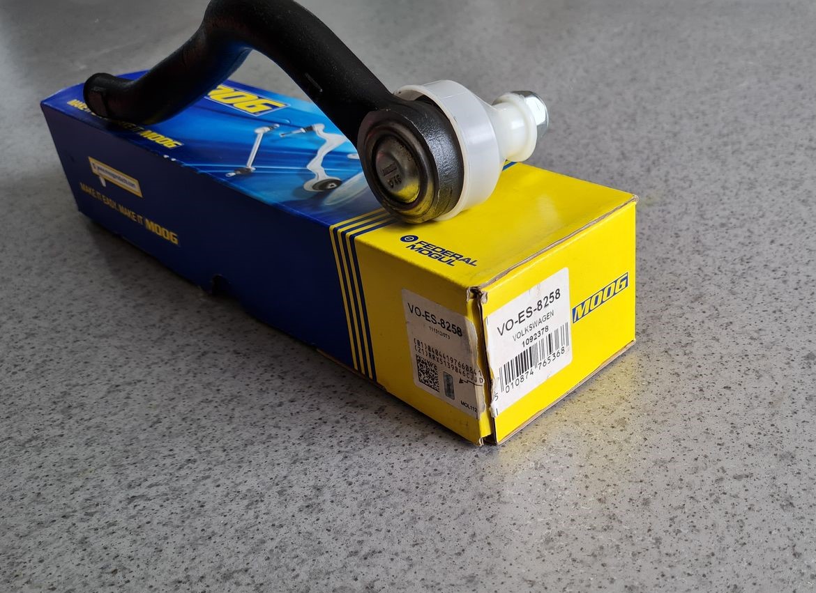 Stūres mehānisma uzgalis priekš