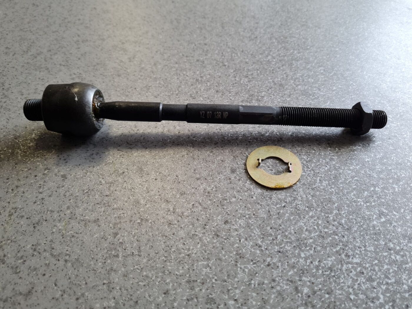 Stūres mehānisma stienis priekš 2 Stūres mehānisma stienis priekš