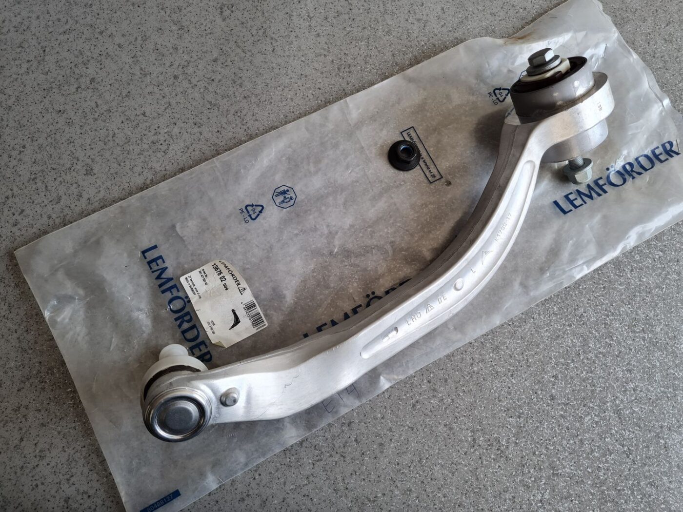 Priekšējas piekares svira priekš 1 Priekšējas piekares svira priekš