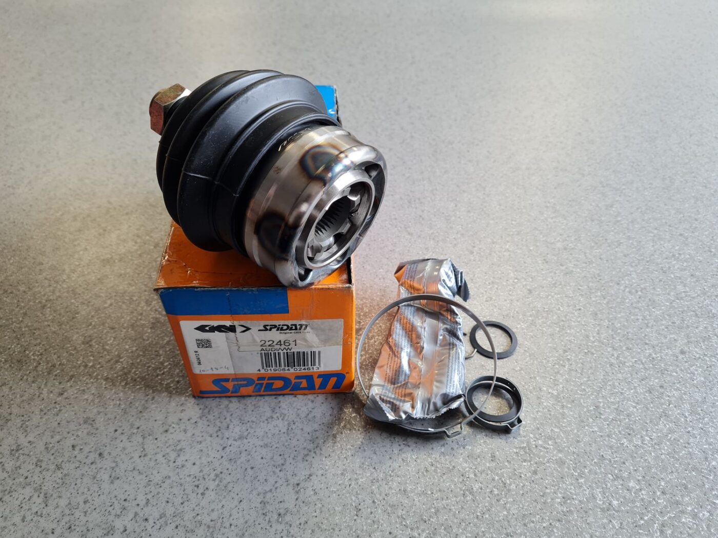 Ārējais pusass šarnīrs priekš