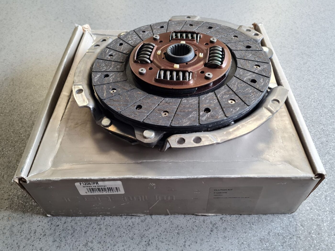 Sajūga komplekts priekš NEW AND USED CAR SPARE PARTS 2 Sajūga komplekts priekš NEW AND USED CAR SPARE PARTS