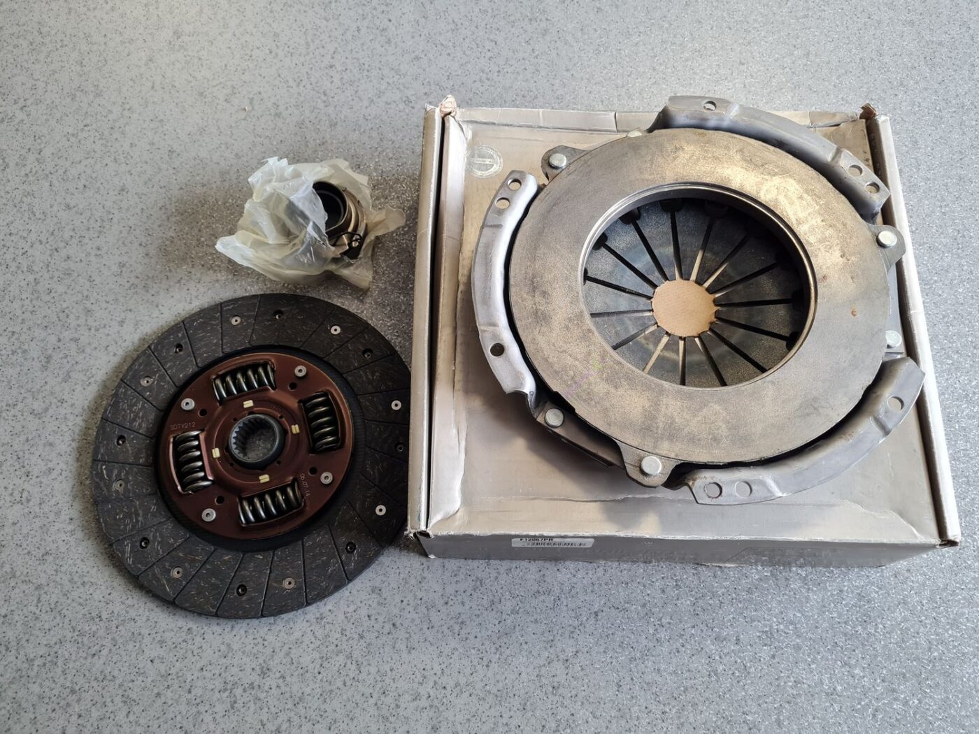 Sajūga komplekts priekš NEW AND USED CAR SPARE PARTS 1 Sajūga komplekts priekš NEW AND USED CAR SPARE PARTS