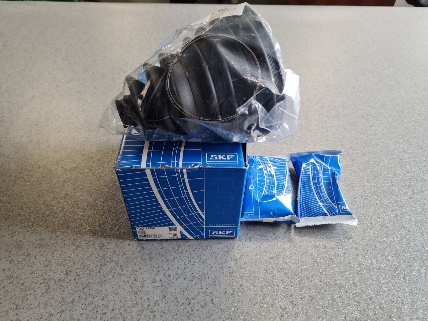 Ārējais pusass šarnīra putekļu sargs priekš 2 Ārējais pusass šarnīra putekļu sargs priekš