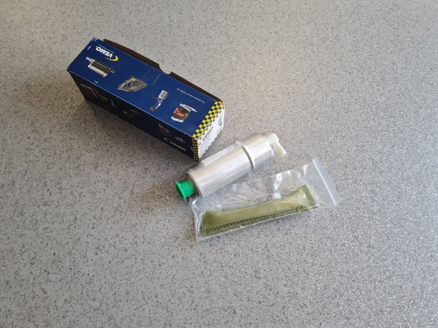 Degvielas tvertnes sūknis priekš 1 Degvielas tvertnes sūknis priekš