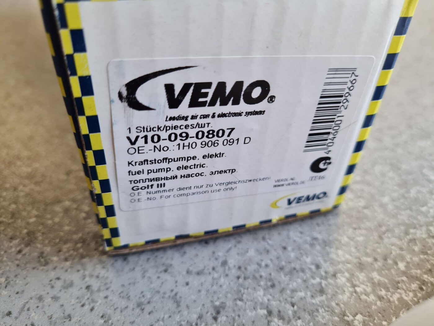 Degvielas tvertnes sūknis priekš 3 Degvielas tvertnes sūknis priekš