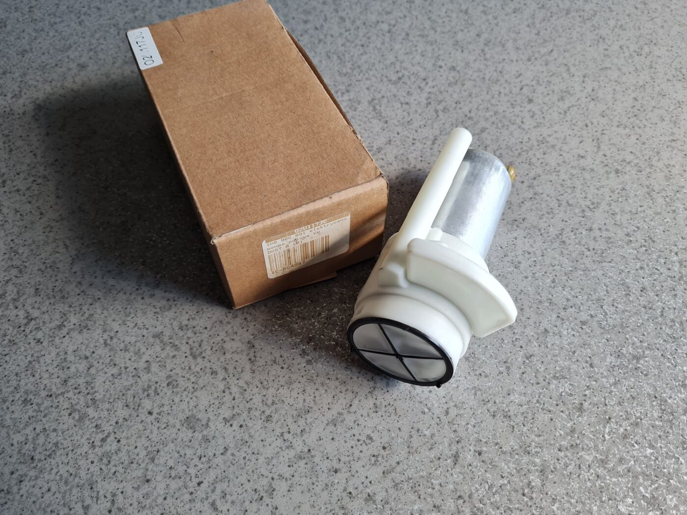 Degvielas tvertnes sūknis priekš