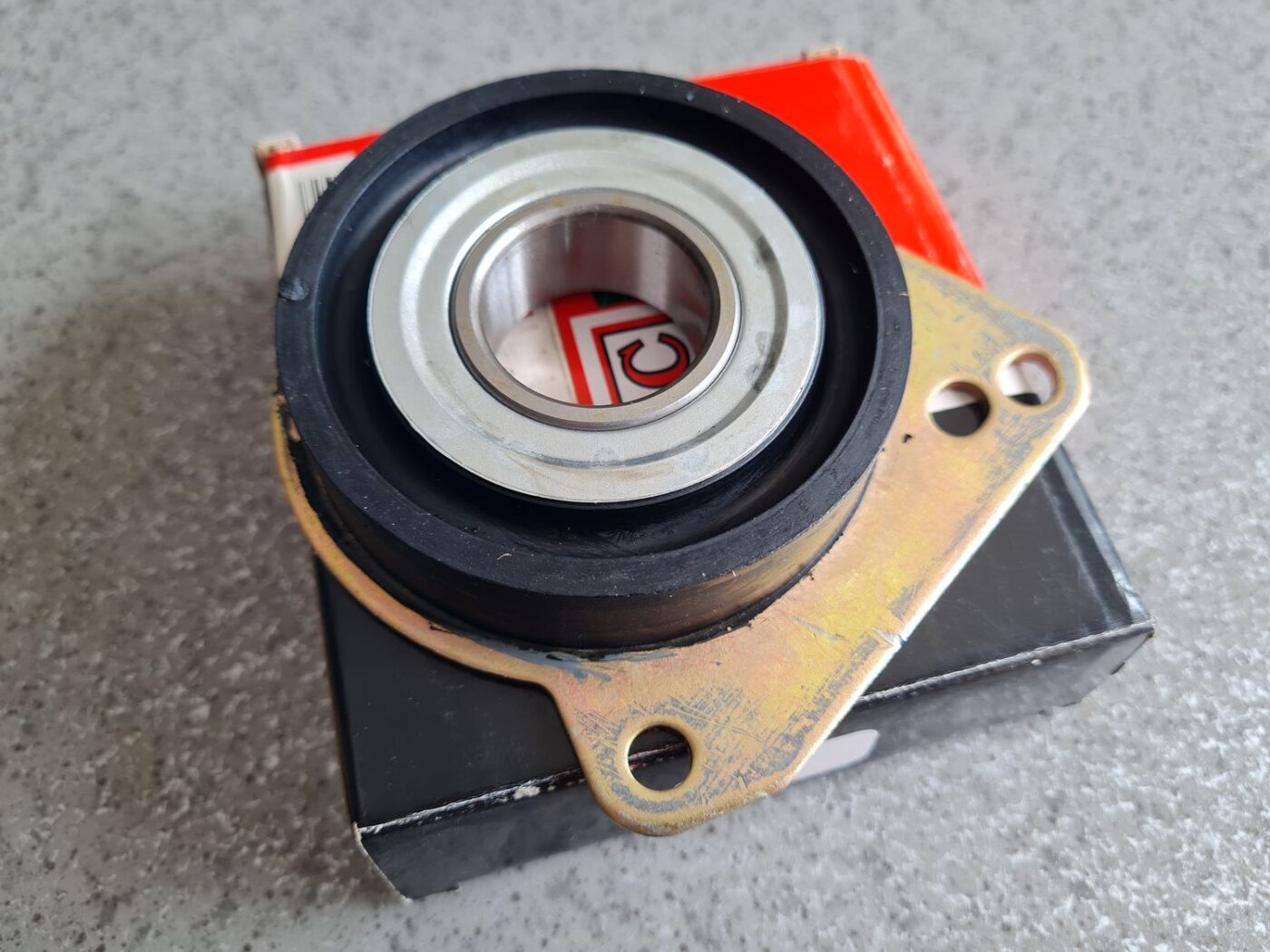 Kardāna atbalsts priekš 2 Kardāna atbalsts priekš