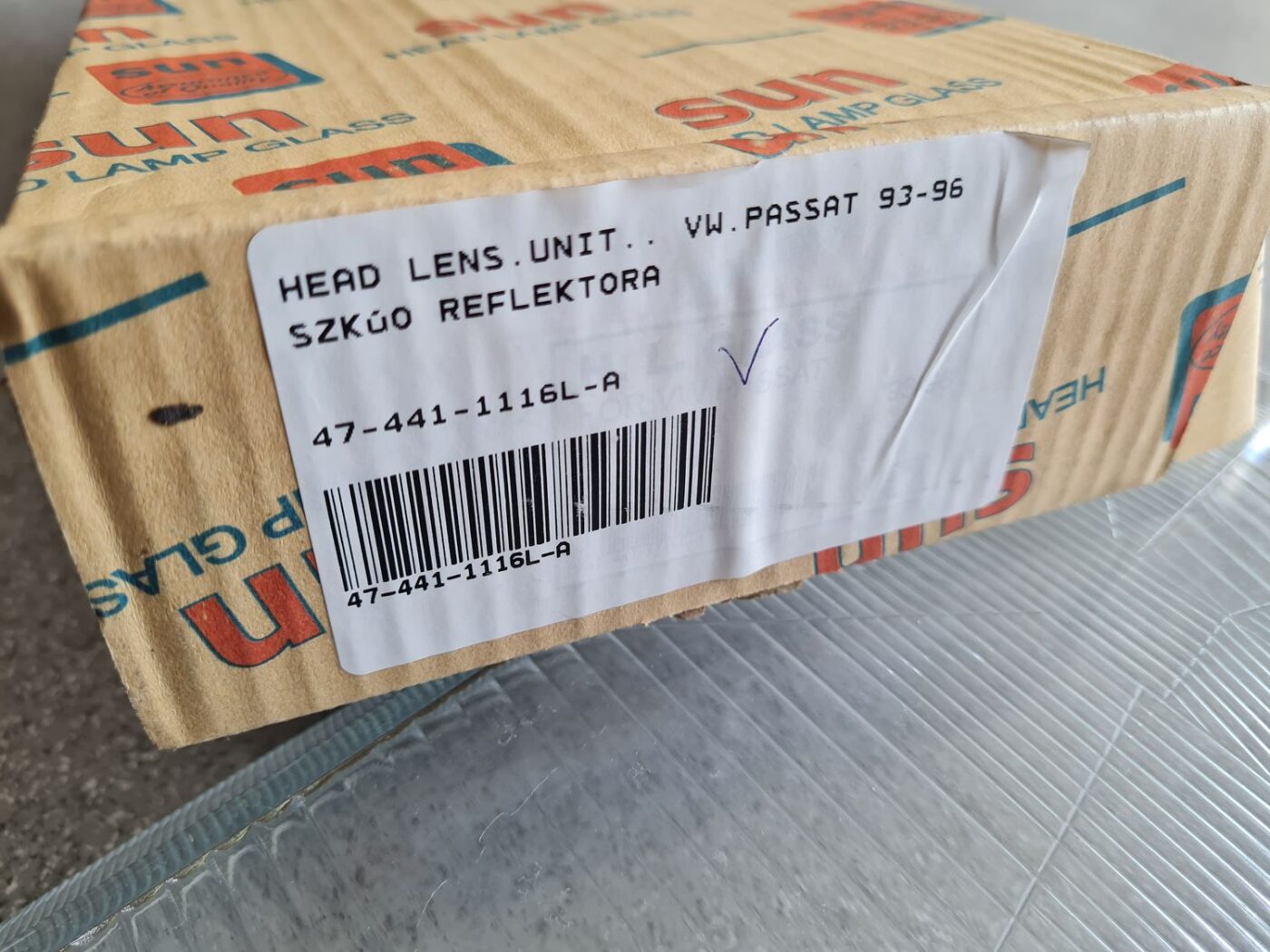 Priekšējā luktura stikls priekš 3 Priekšējā luktura stikls priekš