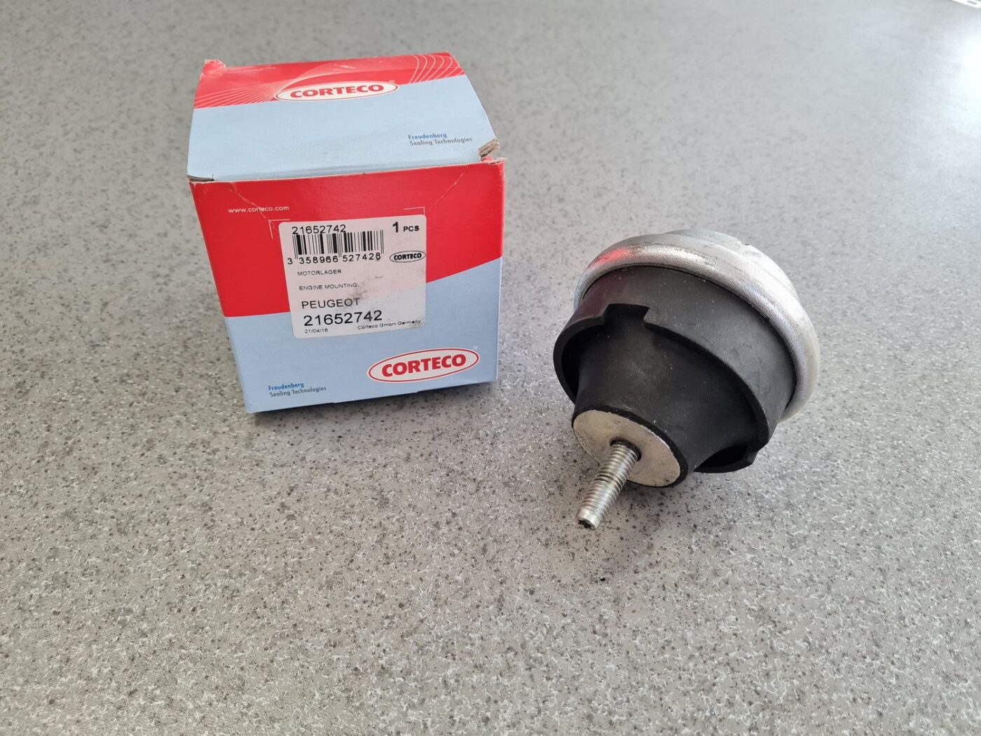 Dzinēja spilvens priekš 2 Dzinēja spilvens priekš