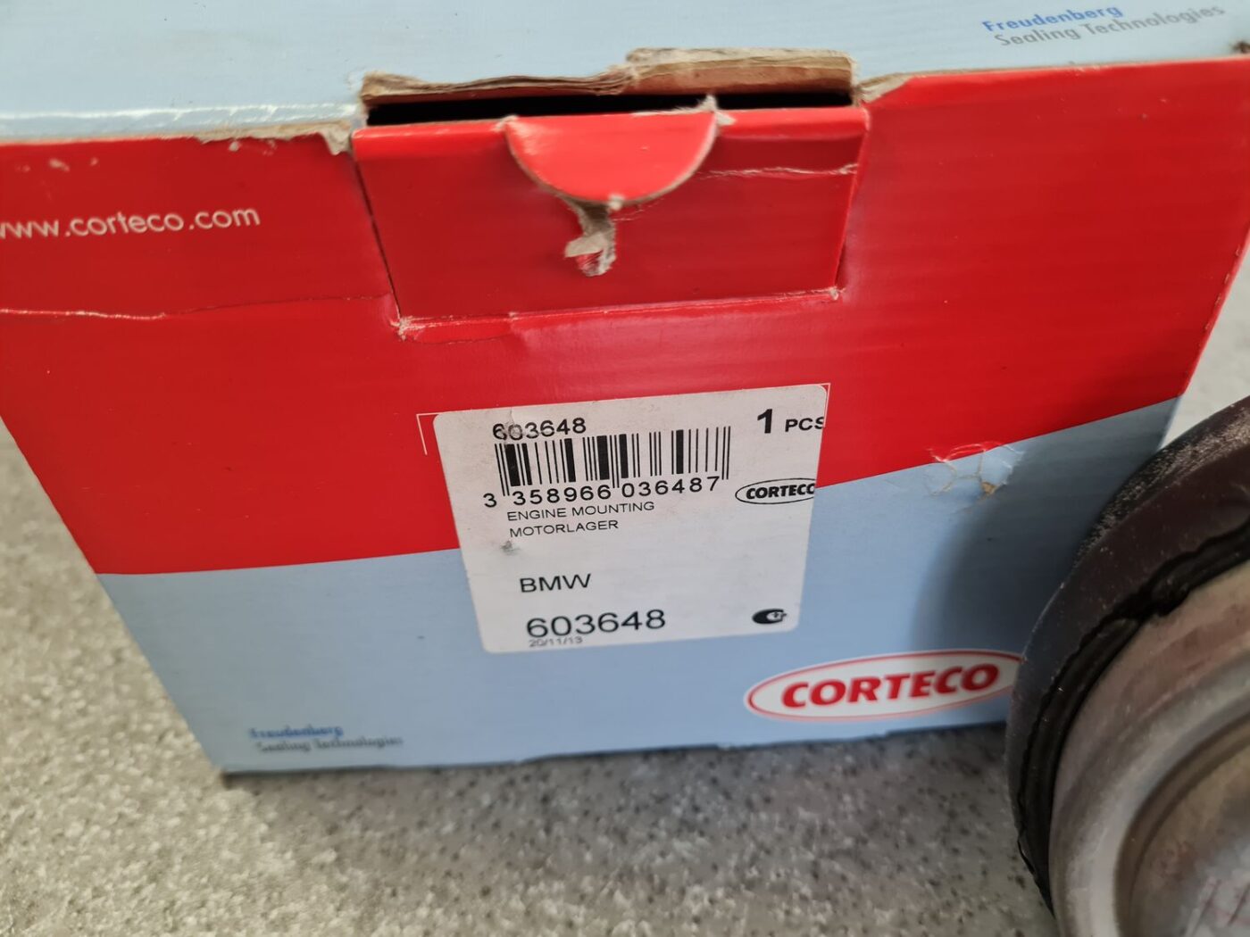 Dzinēja spilvens priekš 3 Dzinēja spilvens priekš