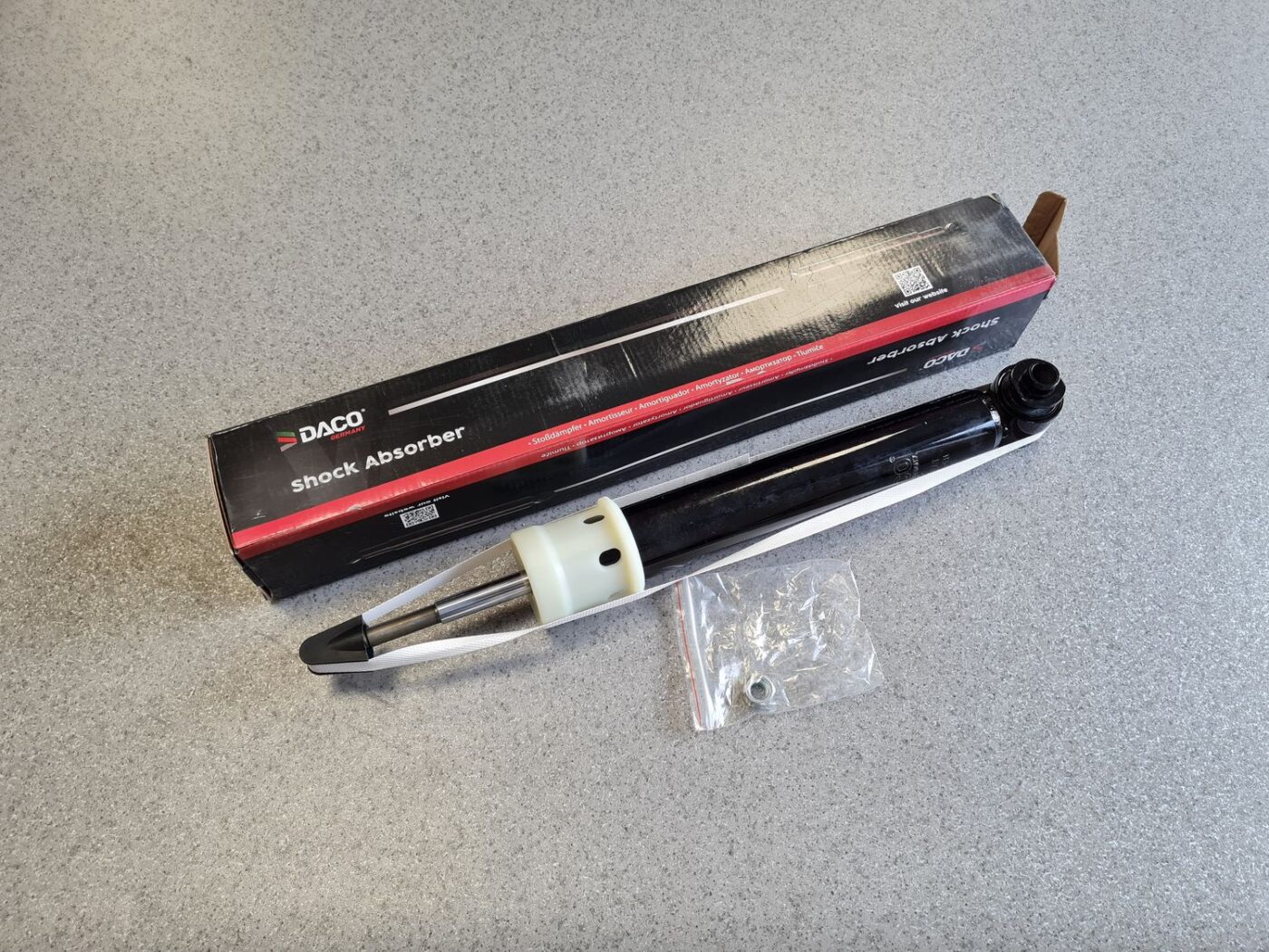 Aizmugurējais amortizators priekš 1 Aizmugurējais amortizators priekš