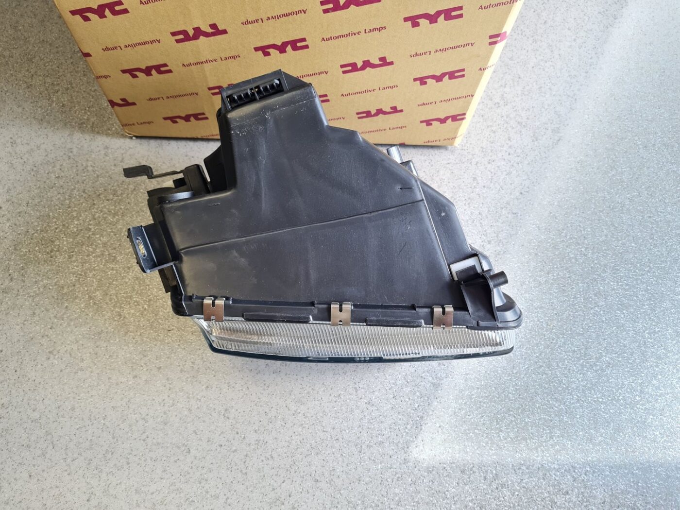 Priekšējais kreisais lukturis priekš NEW AND USED CAR SPARE PARTS 4 Priekšējais kreisais lukturis priekš NEW AND USED CAR SPARE PARTS