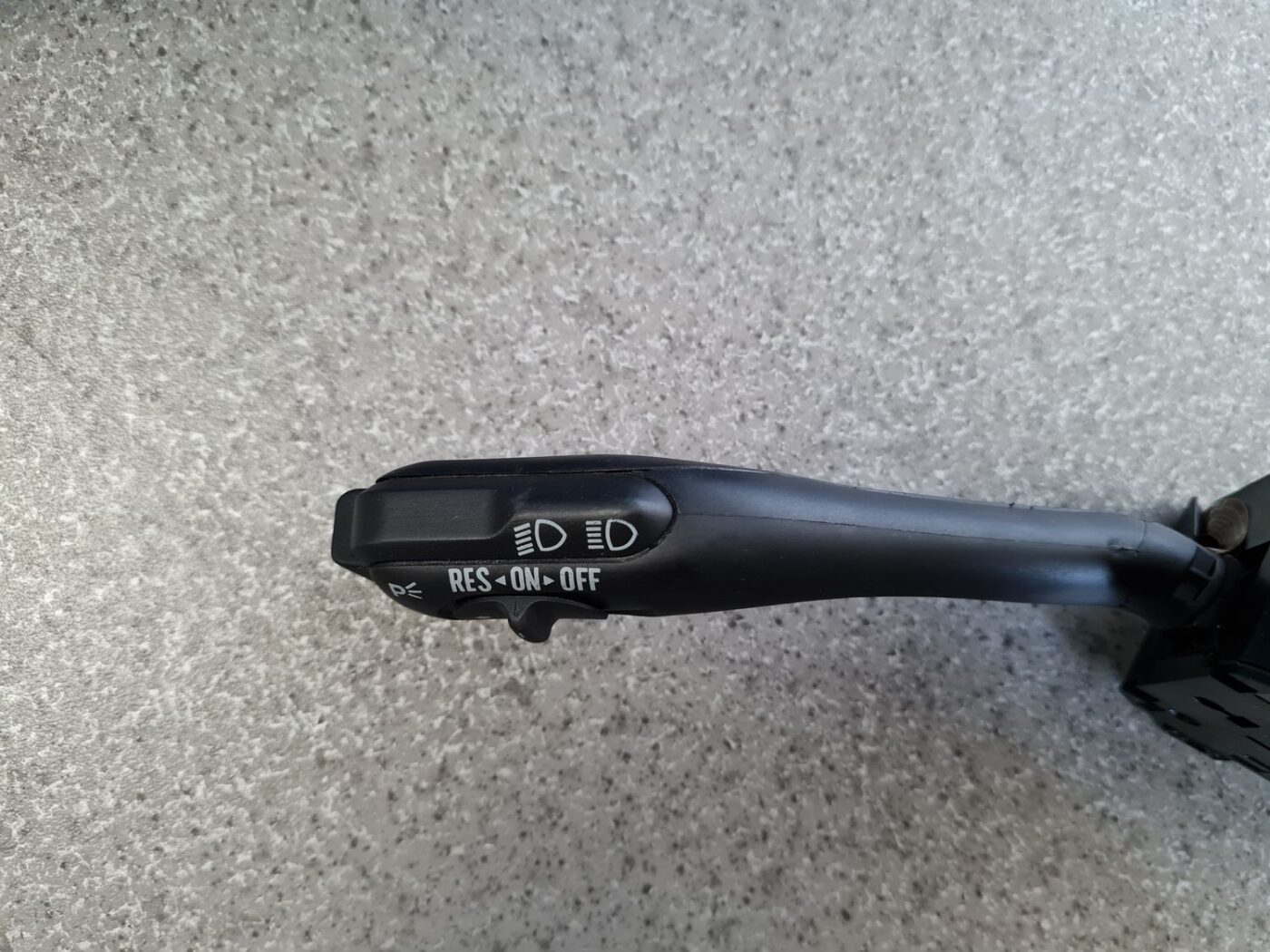 Pagrieziena rādītāju slēdzis priekš