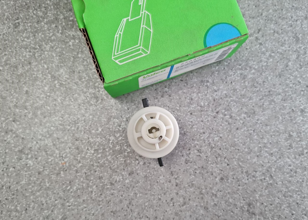 Aizdedzes slēdzenes kontakti priekš 2 Aizdedzes slēdzenes kontakti priekš