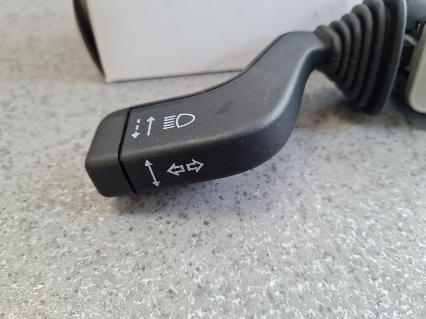 Pagrieziena rādītāju slēdzis priekš