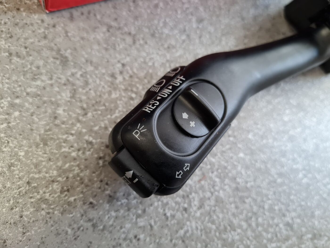 Pagrieziena rādītāju slēdzis priekš