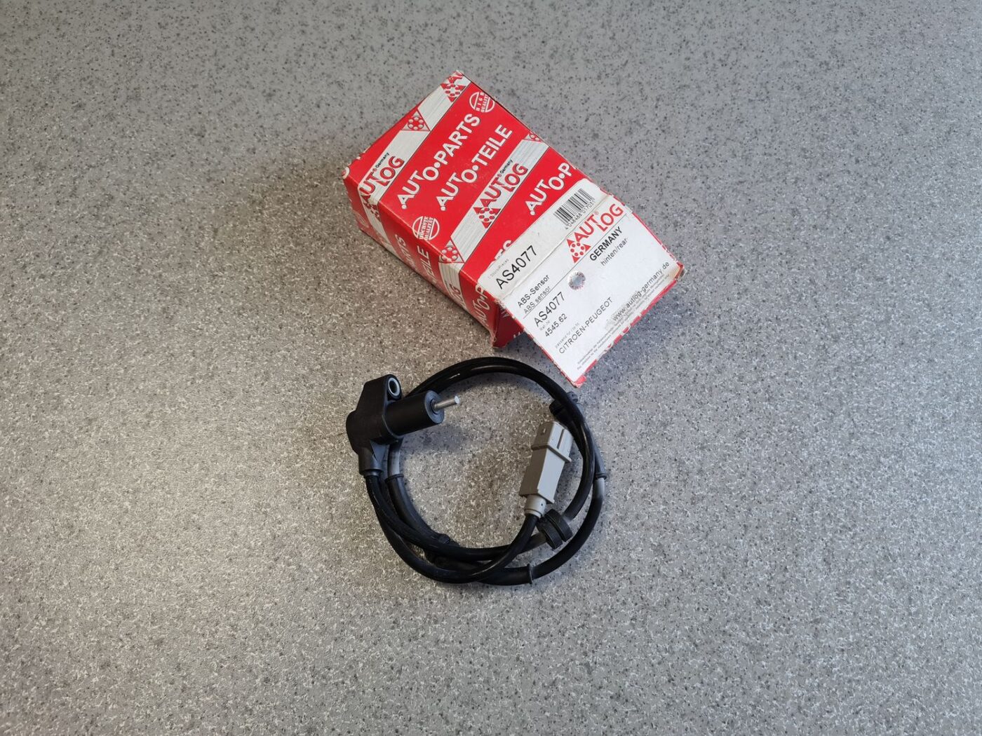 ABS devējs priekš NEW AND USED CAR SPARE PARTS 1 ABS devējs priekš NEW AND USED CAR SPARE PARTS