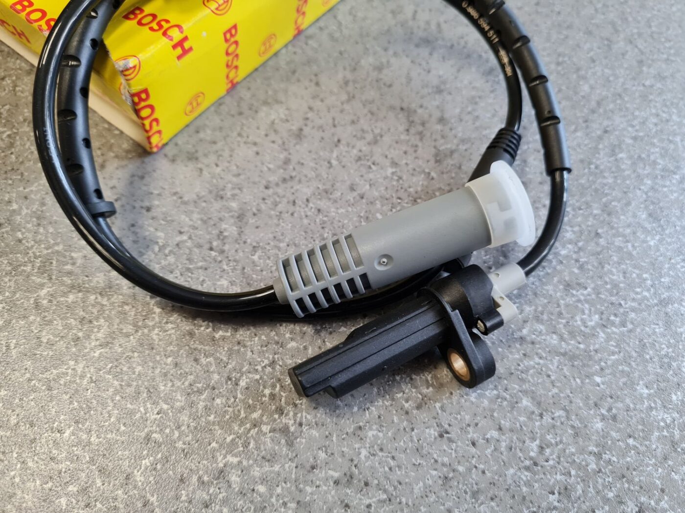 ABS devējs priekš 2 ABS devējs priekš