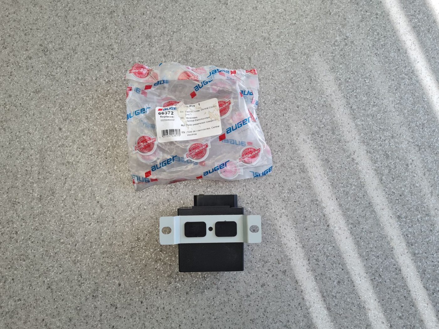 Pagrieziena lukturu releja priekš 2 Pagrieziena lukturu releja priekš