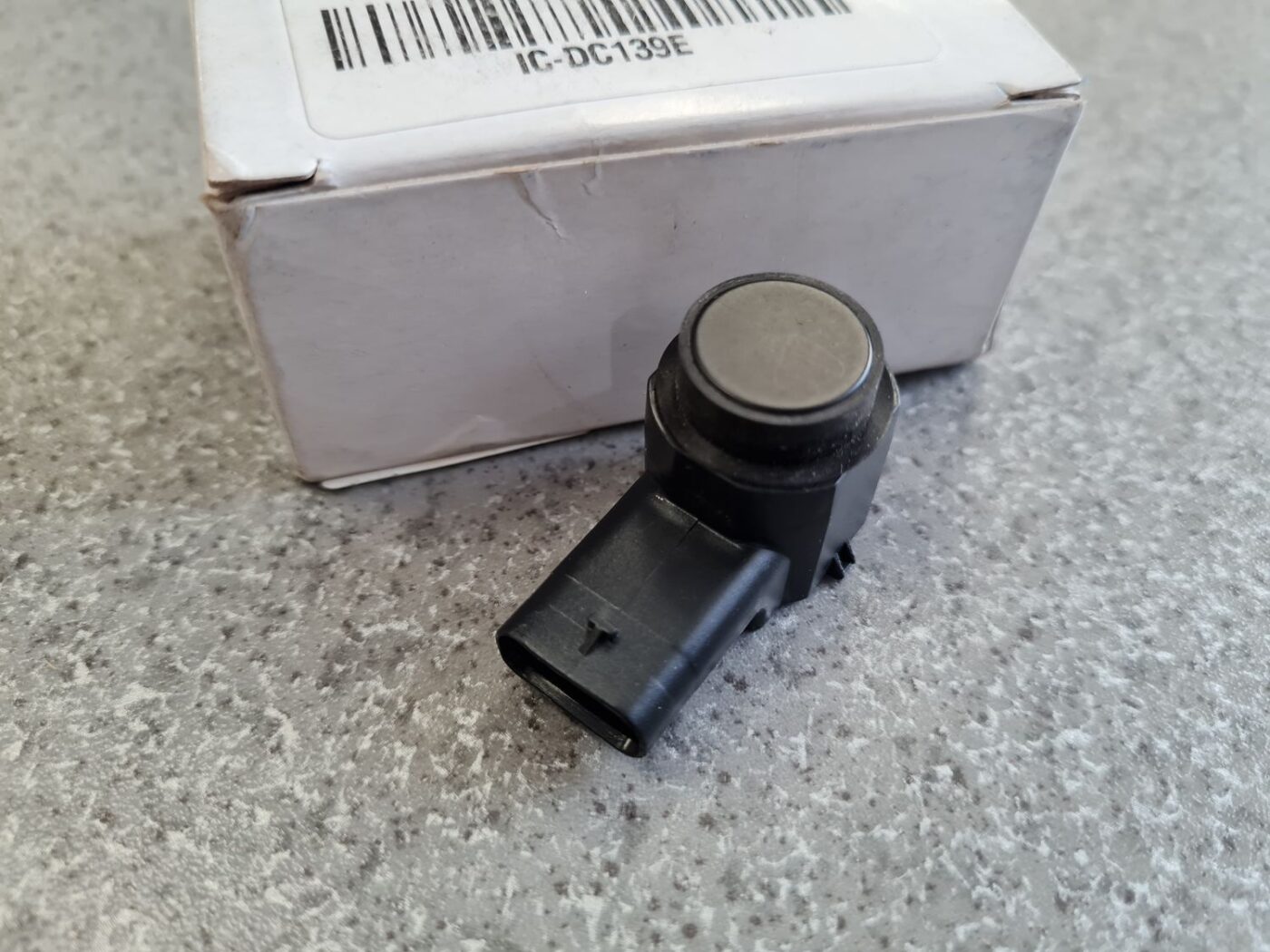 Parkošanās devējs priekš