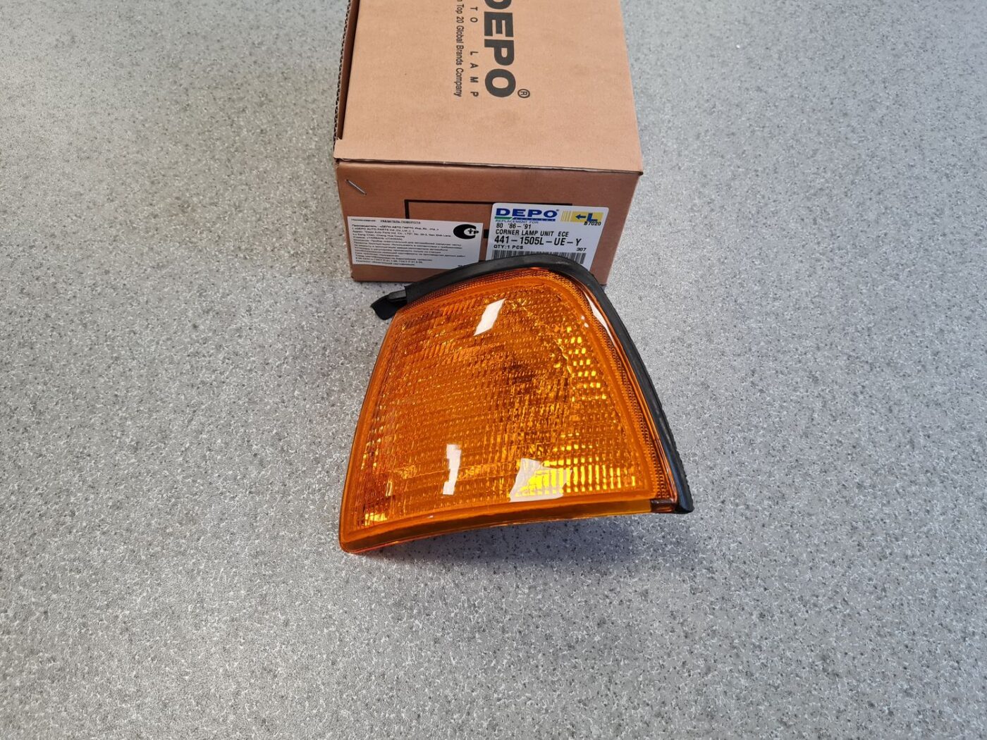 Pagrieziena signala lukturis priekš