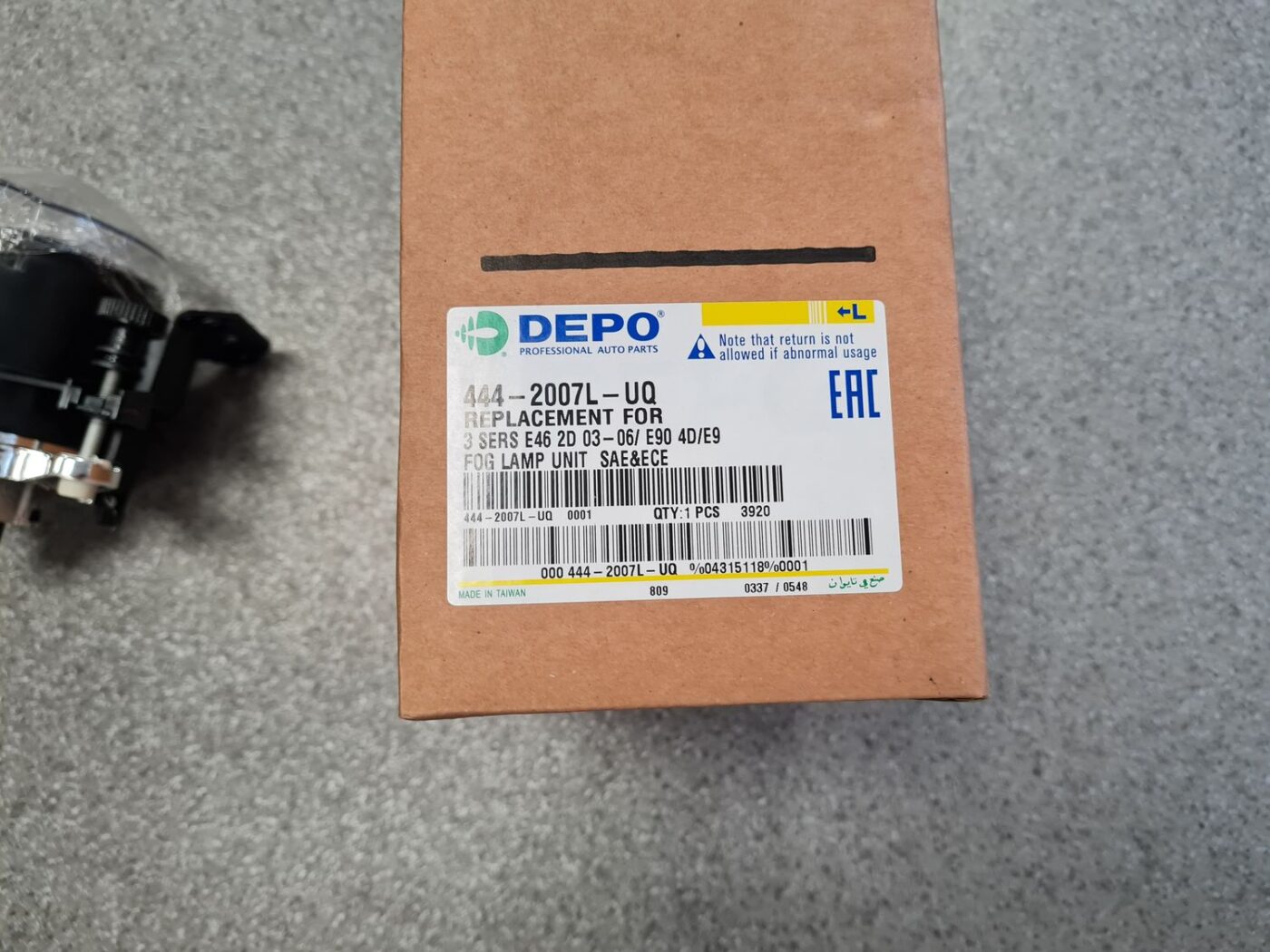 Miglas lukturis priekšā pa kreisi priekš