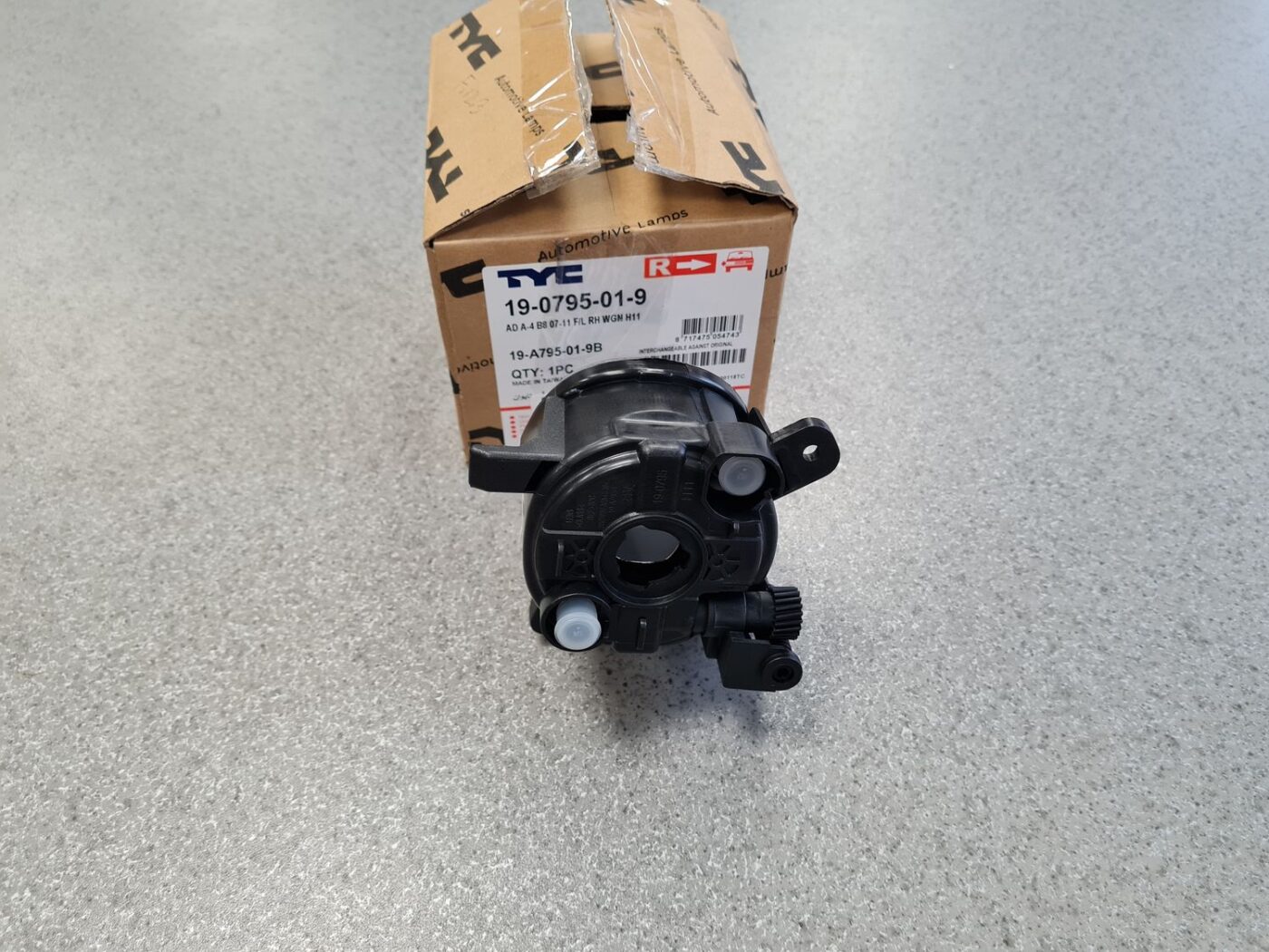 Miglas lukturis priekšā labajā pusē priekš 2 Miglas lukturis priekšā labajā pusē priekš