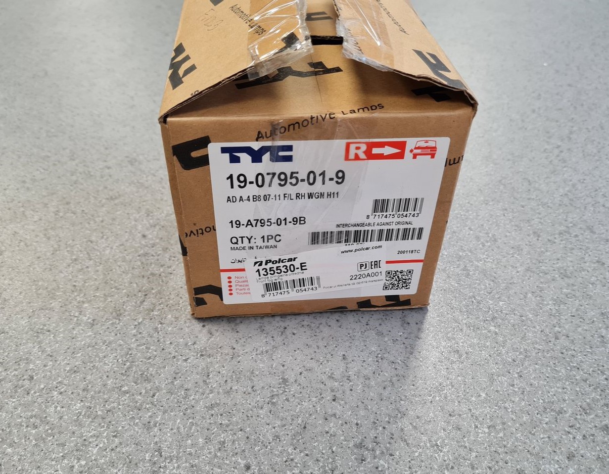 Miglas lukturis priekšā labajā pusē priekš 3 Miglas lukturis priekšā labajā pusē priekš